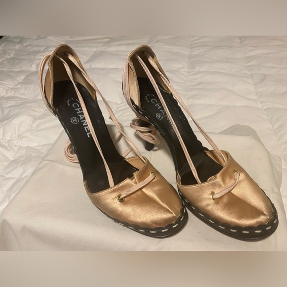 RARE FIND! Size 41/11. 2003 D’Orsay Interlocking CC Authentic Chanel Satin Pumps - Picture 2 of 12
